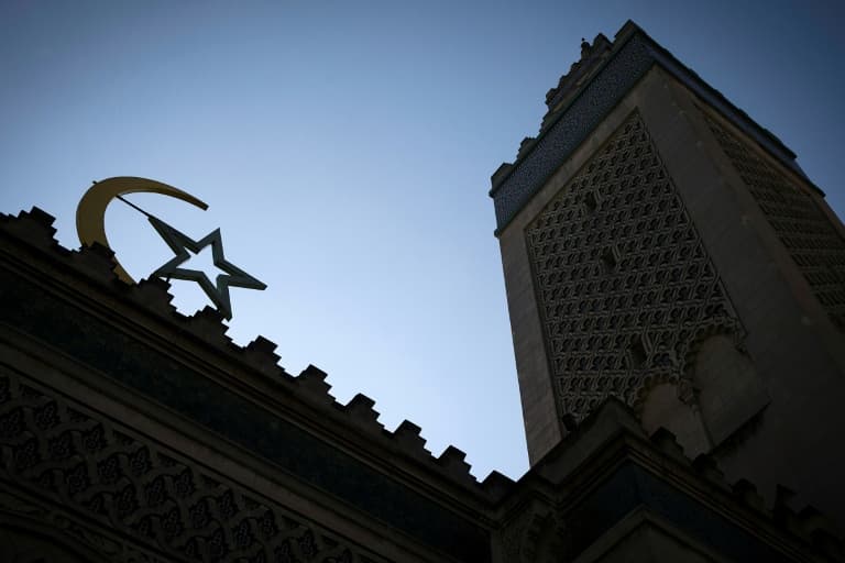 Aïd al-Fitr 2026 Guide: Prayers, Festivities, and Zakat El Fitr